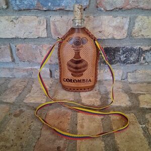COLOMBIA LEATHER WRAPPED BOTTLE